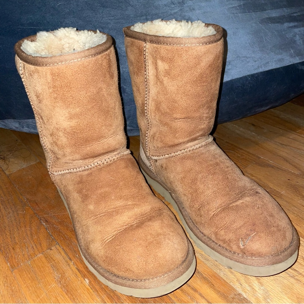 UGG Classic Short Chestnut Brown Size 8